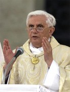 Ateus especulam sobre renúncia do Papa com teorias conspiratórias; Filósofo questiona se o motivo foi “crise de fé”