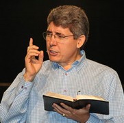 Pastor questiona a verdade sobre o “suposto” avivamento das igrejas evangélicas no Brasil