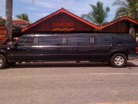 Pastor Silas Malafaia nega ter alugado limousine de R$7 mil a diária para passear durante congresso