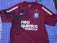 Nova camisa no Corinthians com imagem de São Jorge é rejeitada por torcedores evangélicos