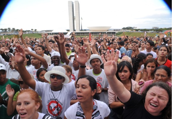 manifestacao contra plc 122 4 Saiba como foi o protesto e manifestação contra a PLC 122 organizada pelo Pastor Silas Malafaia em Brasília