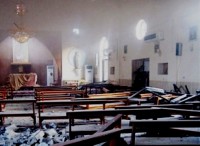 Ataque a Igreja deixa 23 feridos após explosão de carro bomba