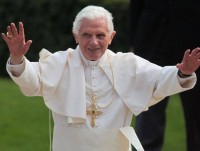 Papa Bento XVI critica igrejas pentecostais e convida evangélicos a trabalharem juntos com os católicos