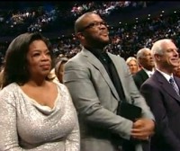 Oprah Winfrey, famosa apresentadora de TV, surpreende em visita a igreja para gravar programa de TV