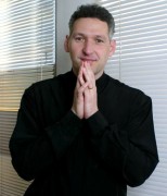 Programa Domingo Legal, do SBT, irá sortear uma “bênção” do Padre Marcelo Rossi