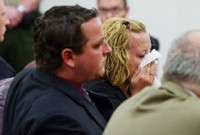 Casal cristão é condenado a 6 anos de prisão devido a morte da filho; Eles preferiram orar ao invés de ir ao médico