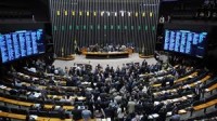 Câmara vota sobre o fim do 14º e 15º salários de parlamentares; Somente quatro deputados evangélicos recusaram o benefício