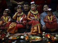 No Nepal meninas participam de ritual onde se “casam” com o deus Vishnu antes de atingirem a puberdade