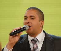 Vaquinha de fiéis arrecada R$ 45 mil e livra cantor e pastor Waguinho da prisão por falta de pagamento de pensão alimentícia