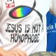 Aluno gay processa escola por ter sido proibido de usar camiseta com a frase 