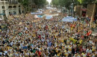 Marcha para Jesus mobilizou 300 mil pessoas e contou com protestos contra o PL122