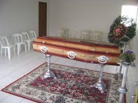 Pastor luterano se recusa a sepultar corpo de uma mulher de 74 anos por ela ser lésbica