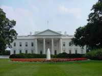 Um grupo de cristãos foi detido por fazer oração ao lado da Casa Branca