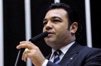 Marco Feliciano protesta na Câmara contra descriminalização do uso de drogas; Marisa Lobo afirma que proposta se dá por “incompetência” do governo
