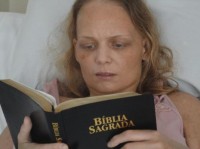 Reportagem da Rede Record destaca testemunho de vida da cantora evangélica Bianca Toledo