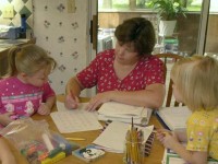 Homeschrolling: Famílias cristãs preferem educar os filhos em casa para mantê-los longe de “inversão de valores éticos” das escolas