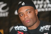 Campeão do UFC, Anderson Silva, afirma que “conversa com Deus” durante suas lutas