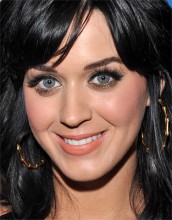 Em entrevista, Katy Perry comenta sobre o começo da carreira como cantora gospel