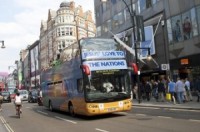 Olimpíadas 2012: Missionários cristãos levam “Ônibus do Louvor” para as ruas de Londres