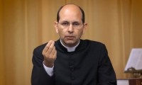 Padre que chamou evangélicos de “otários”, elogia pastor Marco Feliciano e critica governo por incentivo a instituições pró-aborto. Assista