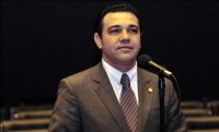Petição pública pede a cassação do mandato do pastor Marco Feliciano por “manifestações de homofobia”