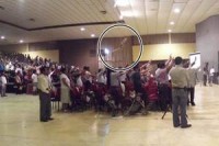 “Mão de Deus” aparece em reunião de oração no México