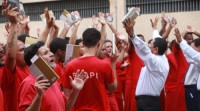 “Nada a Perder”: Igreja Universal faz evento em presídio para o lançamento do livro do bispo Edir Macedo