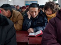 [Igreja Perseguida] China prende cristãos por explicarem significado do Natal em praça pública; País considera a religião uma doença