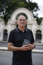 Trabalho coordenado por pastor chileno leva esperança a moradores de rua em Curitiba