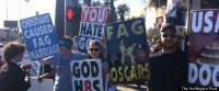 Igreja organiza protesto durante cerimônia do Oscar 2013 e afirma que “Deus odeia gays”