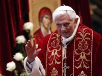 Pontificado de Bento XVI foi marcado por polêmicas com outras religiões e escândalos de pedofilia e corrupção no Vaticano