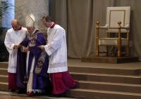 Papa Bento XVI pede “verdadeira renovação” da Igreja Católica, “desfigurada” por sucessão de “escândalos”