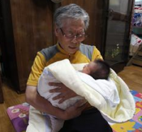 Pastor coreano cria “caixa para depósito”, para recolher bebês abandonados na igreja