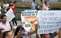 Ativistas gays organizam protestos contra Marco Feliciano em 27 cidades, incluindo 3 no exterior