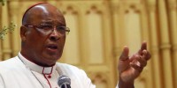 Arcebispo católico afirma que pedófilos não devem ser punidos criminalmente pois sofrem de uma “doença”