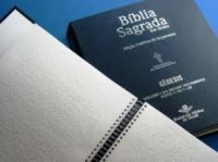 Cegos de nascença, evangélicos aprendem braile para ler a Bíblia