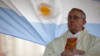 Papa Francisco I: argentino Jorge Bergoglio já se ajoelhou para receber oração de Pastor e tenta aproximar as igrejas católica e evangélica