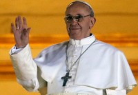 Papa Francisco carrega acusações de ter colaborado com sequestros de jesuítas e bebês durante ditadura na Argentina