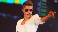 Polícia apreende maconha e arma de choque no carro do cantor evangélico Justin Bieber