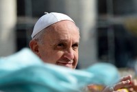 Papa Francisco afirma que entre cristãos há “bandidos que usam a religião como um negócio” e ressalta: “O único caminho é Jesus”