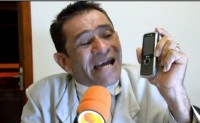 Pastor Poroca faz sucesso nas redes sociais com vídeos em que critica mau uso da internet e casamento gay. Assista