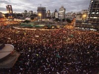 Projeto de lei do senador Marcelo Crivella propõe que protestos durante a Copa sejam considerados terrorismo, com penas de 15 a 30 anos