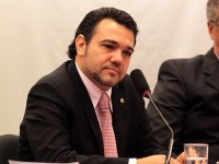 Pastor Marco Feliciano diz que há mais de 900 projetos de lei no Congresso “que ameaçam a família e a igreja” no Brasil