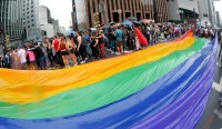 Parada gay reuniu 220 mil pessoas, diz Datafolha; Pastor Silas Malafaia ironiza: “Sobrevivem de mentira e jornalismo tendencioso”
