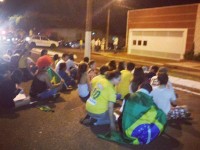 Manifestantes protestam contra o projeto apelidado de “cura gay” em frente à casa do pastor Marco Feliciano