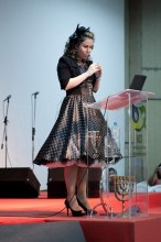 Pastora Sarah Sheeva prepara lançamento de grife de roupas “para princesas”, afirma jornalista