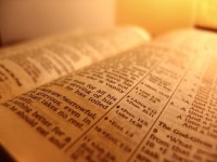 Ateu cria site que apresenta lista de versículos supostamente contraditórios na Bíblia Sagrada