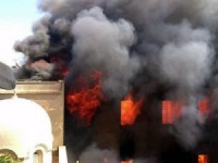 Ativistas muçulmanos incendiaram dois prédios da Sociedade Bíblica do Egito, além de igrejas e escolas cristãs