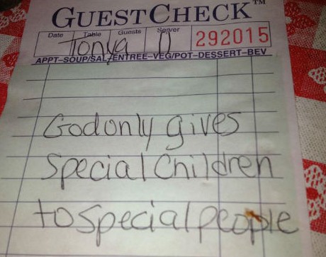 Bilhete deixado pelo doador misterioso: "Deus só dá filhos especiais para pessoas especiais"