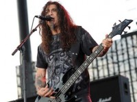 Tom Araya, autor de letras satanistas da banda Slayer, fala sobre sua fé cristã: “Tenho uma fé cega em Deus”